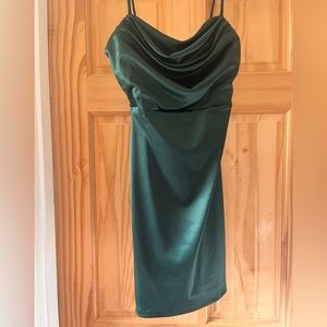 Mini emerald green cocktail dress from Windsor never worn tag still on